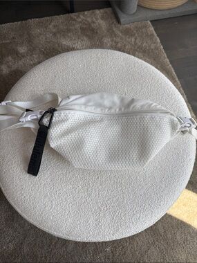 Lululemon White Quilted Mesh Belt Bum Bag